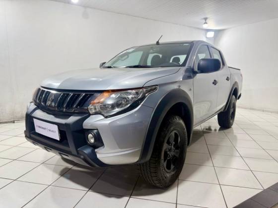 MITSUBISHI L200 TRITON 2.4 16V TURBO DIESEL OUTDOOR GLS CD 4X4 AUTOMÁTICO MITSUBISHI L200 TRITON 2.4 16V TURBO DIESEL OUTDOOR GLS CD 4X4 AUTOMÁTICO